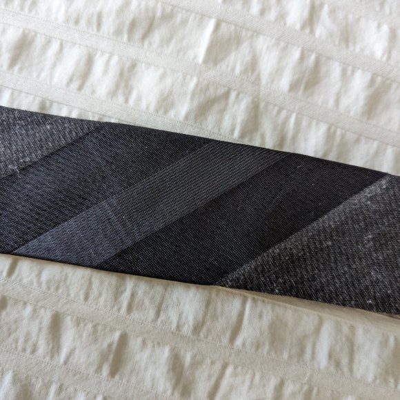 Calvin Klein Extreme Slim Tie - Picture 2 of 5